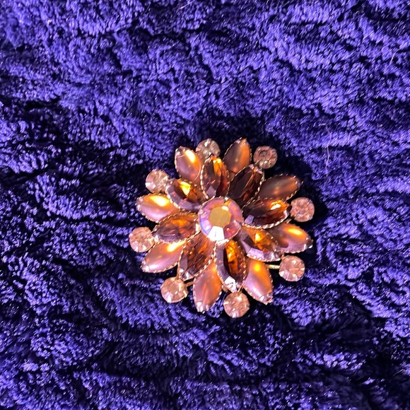 🧡Great USED Condition Vintage Judy Lee Brooch - Picture 1 of 5